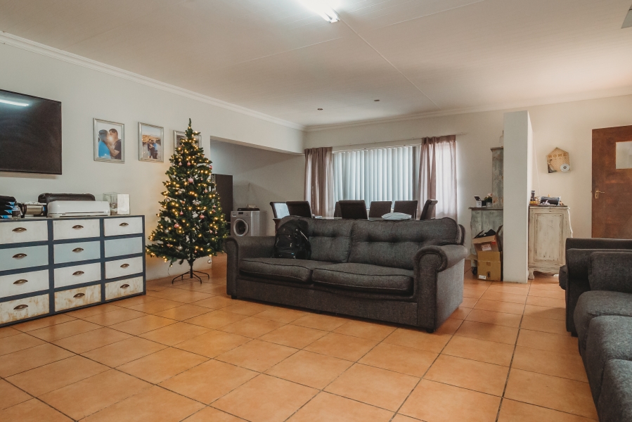 4 Bedroom Property for Sale in Bodorp Western Cape